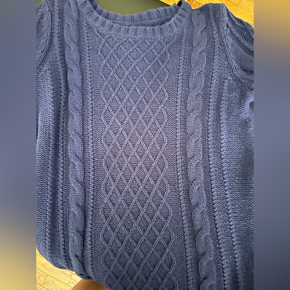 Small lot of sweaters Old Navy and St John’s Bay - Picture 3 of 6